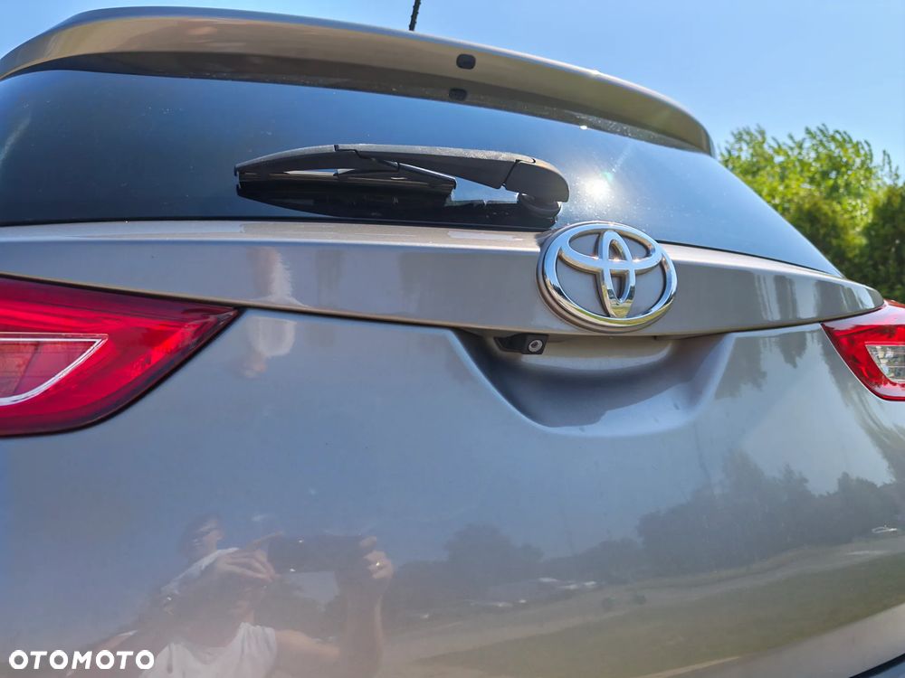 Toyota Auris 1.6 Valvematic Executive - 4