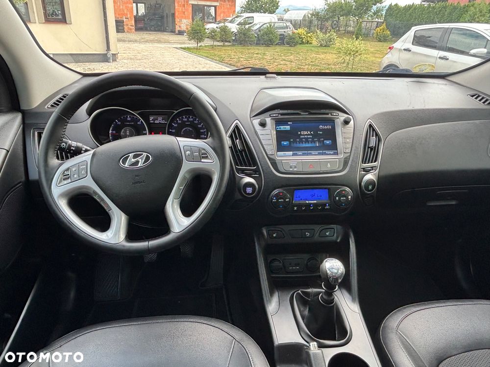 Hyundai ix35 1.7 CRDi 2WD blue Finale Gold - 18
