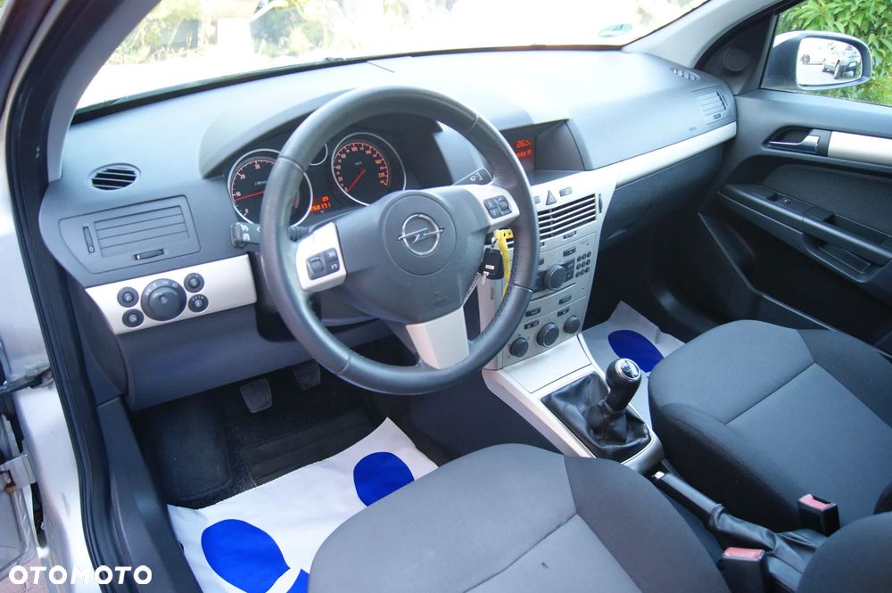 Opel Astra 1.9 CDTI Elegance - 11