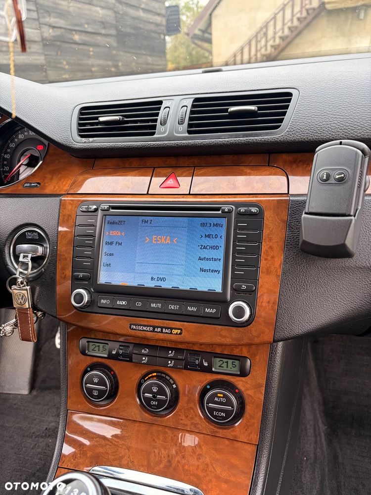 Volkswagen Passat - 35
