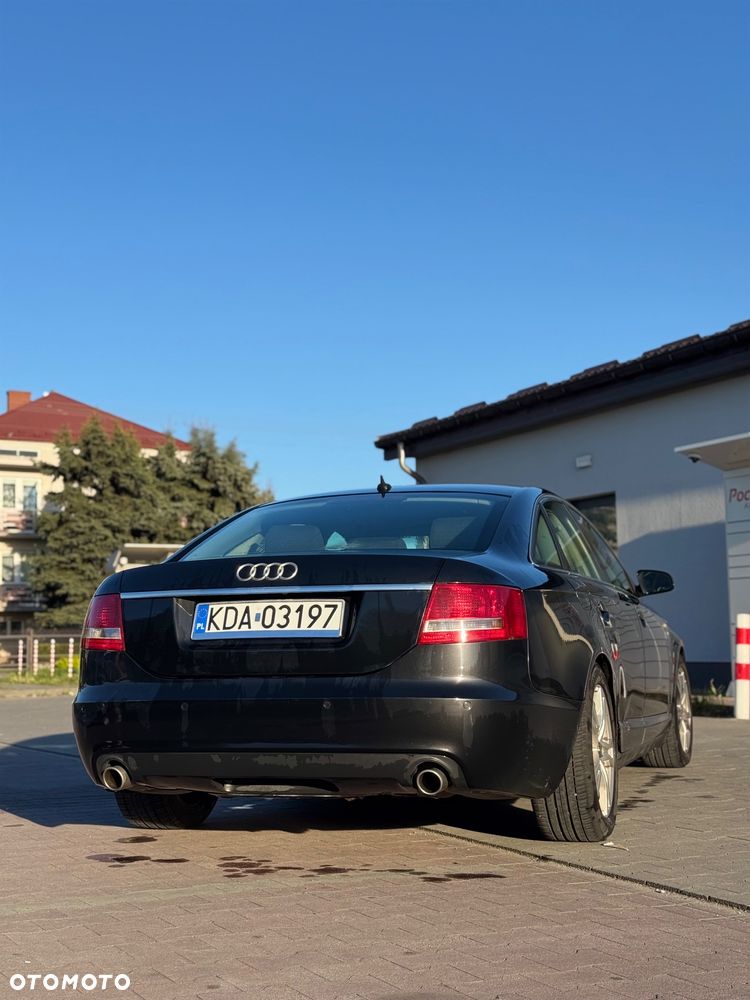 Audi A6 Limousine 2.4 - 4
