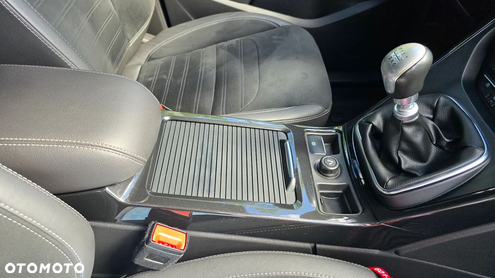 Ford Kuga 2.0 TDCi AWD ST-Line - 29