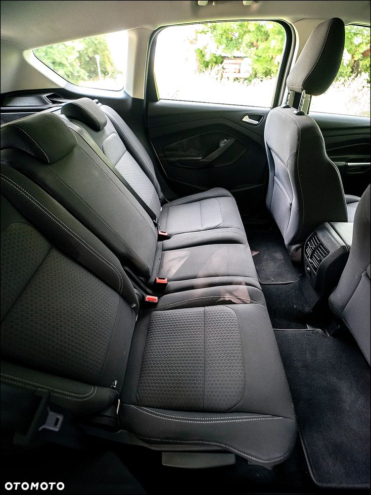 Ford Kuga - 34