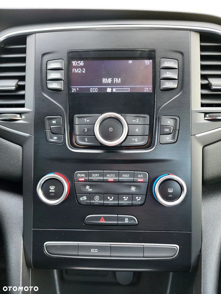 Renault Megane 1.6 SCe Limited - 27