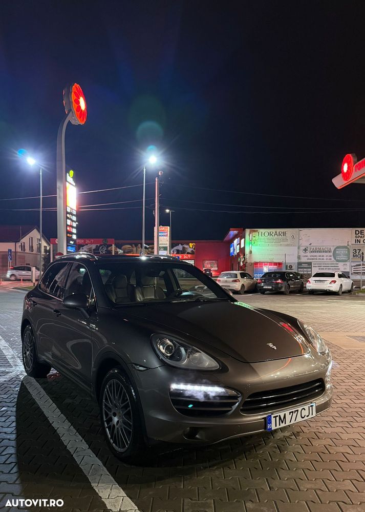 Porsche Cayenne - 2