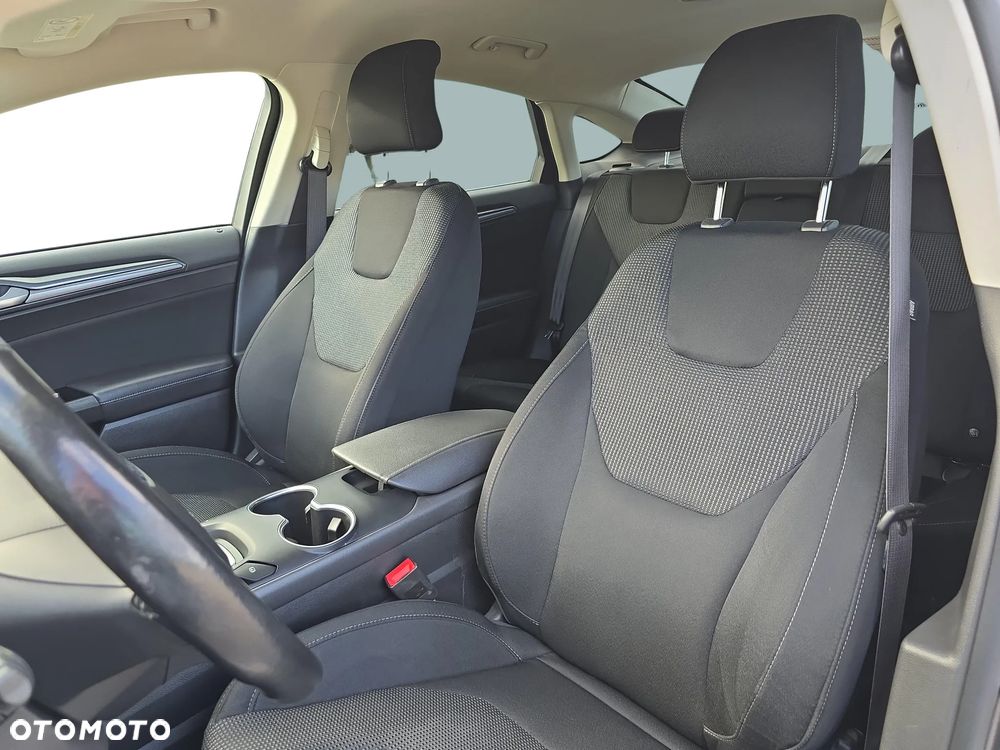 Ford Mondeo 2.0 Hybrid Titanium - 11
