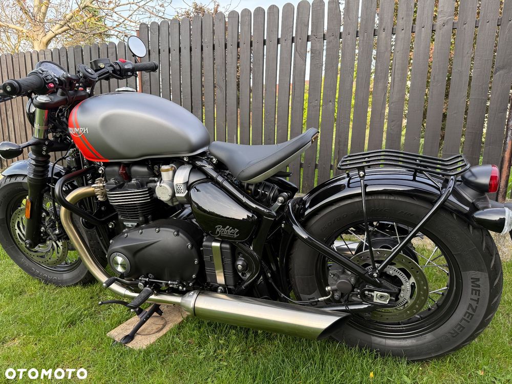 Triumph Bonneville Bobber - 6