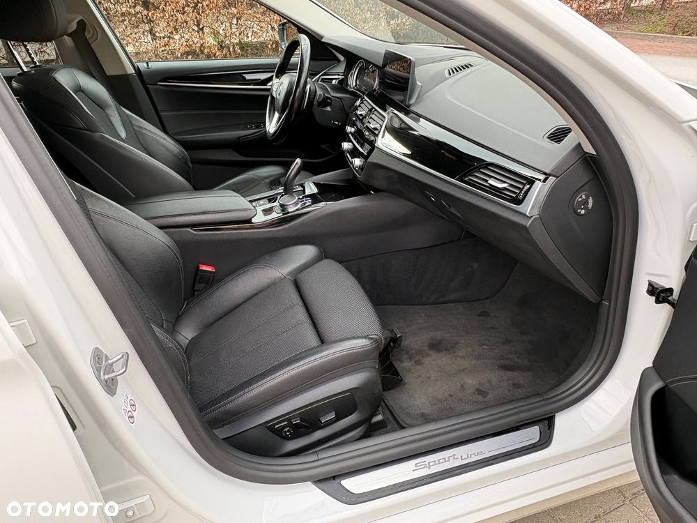 BMW Seria 5 520d xDrive Sport Line sport - 10