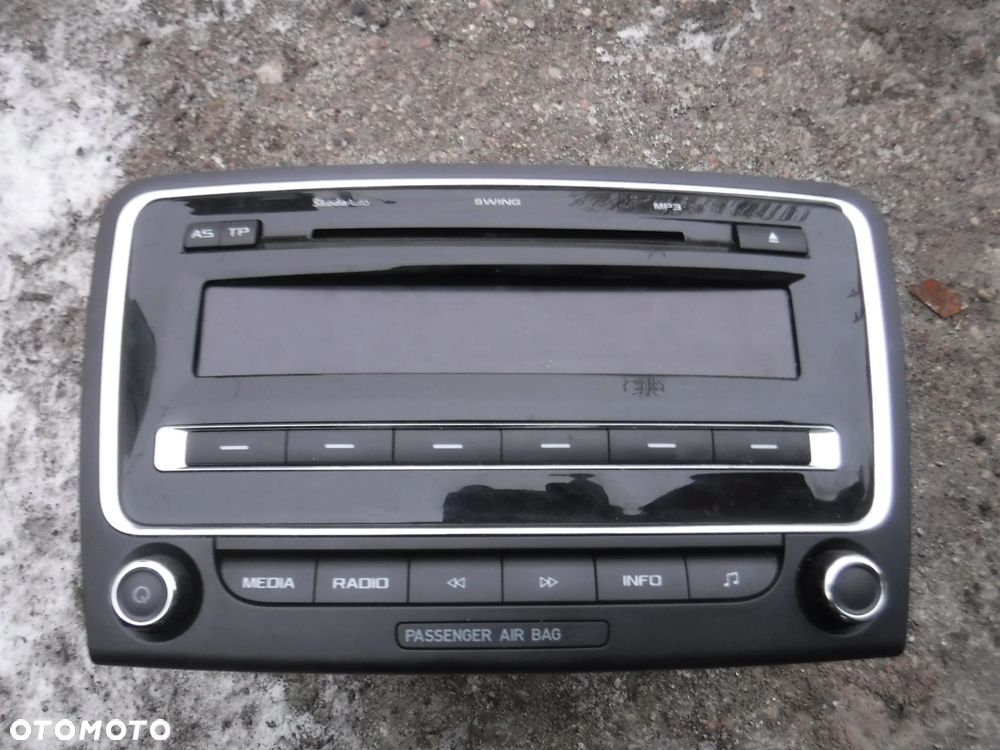 Skoda Superb II Octavia radio 3T0035161B - 2