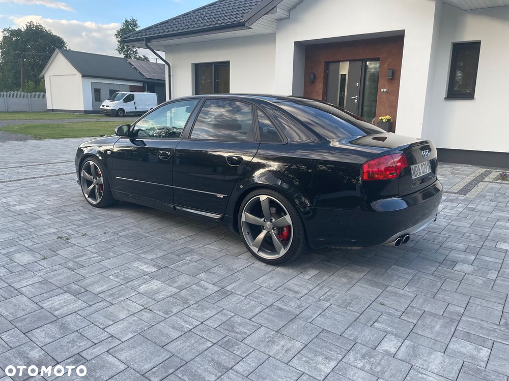 Audi A4 Limousine - 14