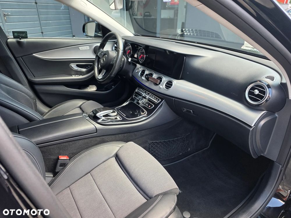 Mercedes-Benz Klasa E 220 d Business Edition 9G-TRONIC - 13
