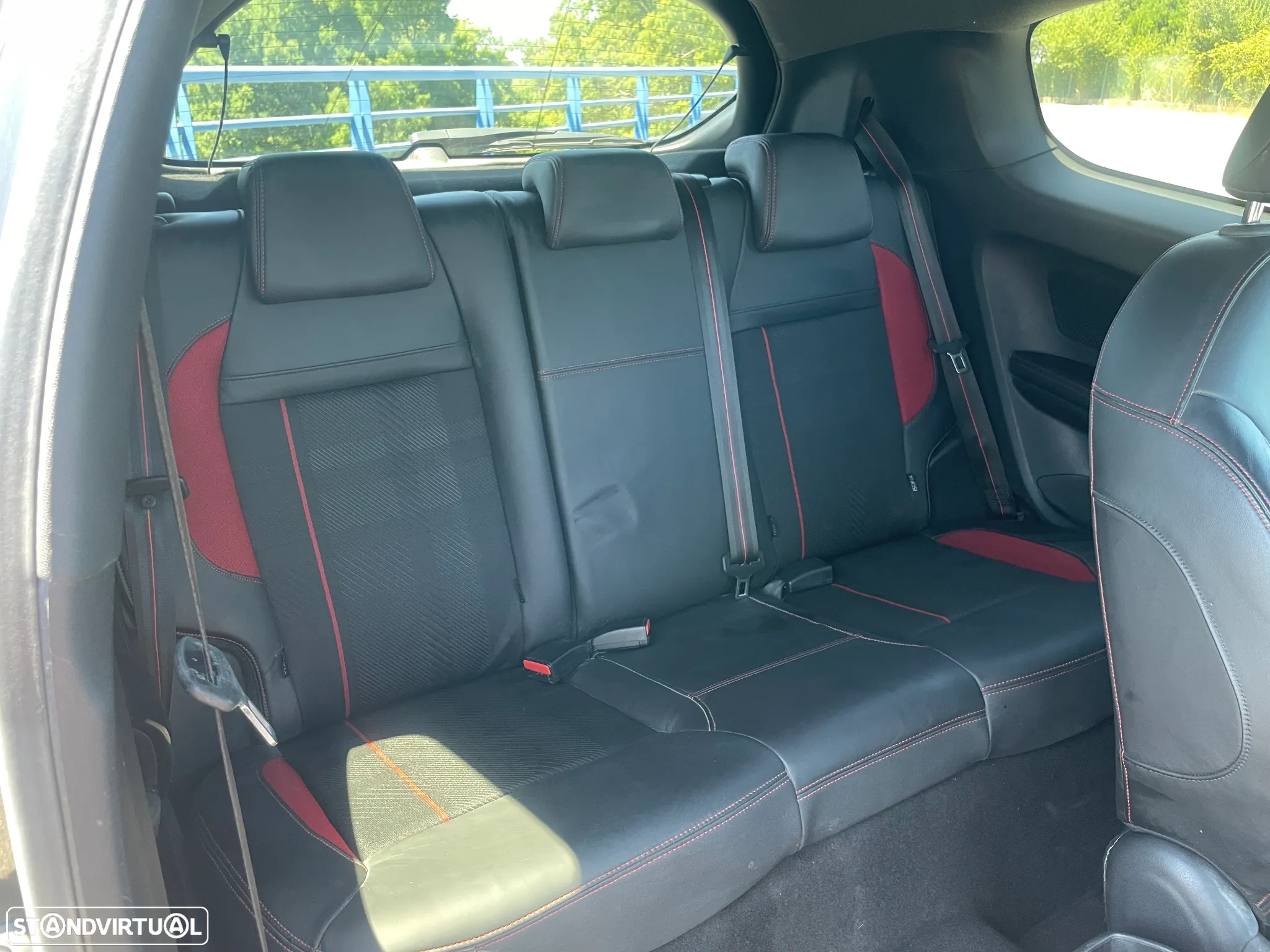 Peugeot 208 1.6 e-THP GTi - 26