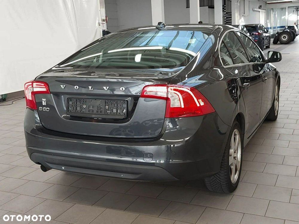 Volvo S60 D4 Momentum - 3
