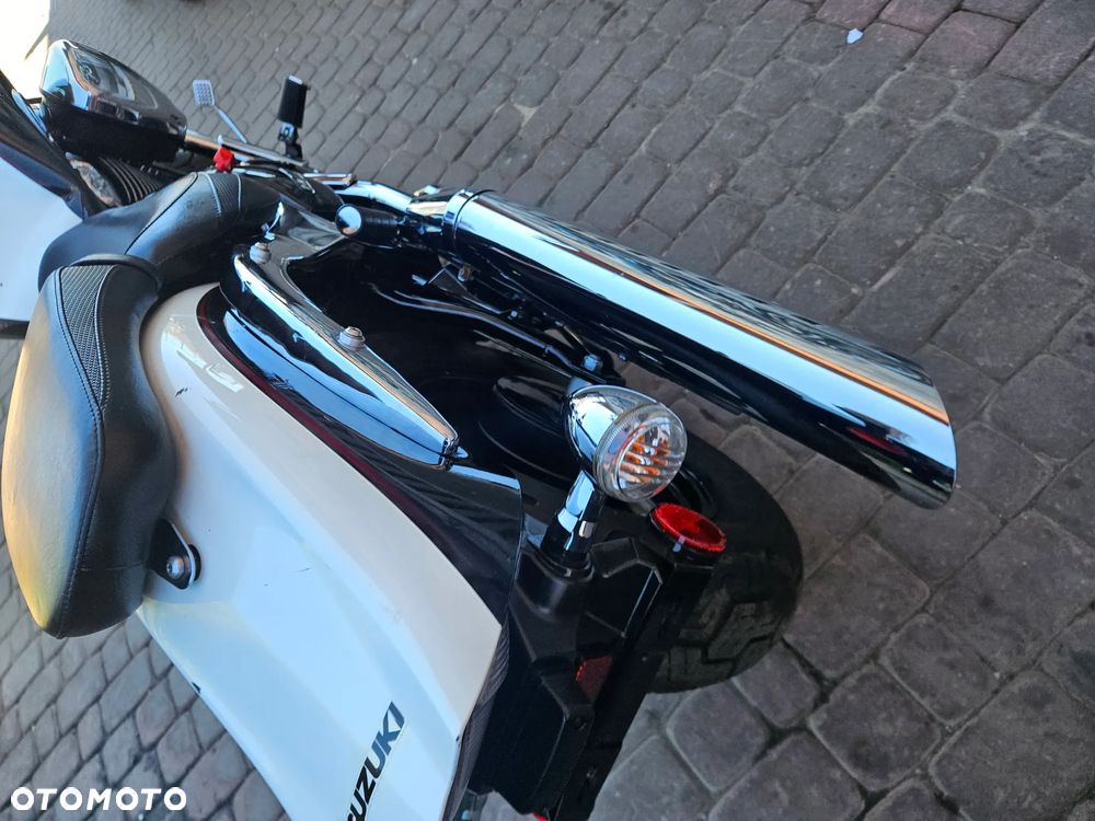 Suzuki VL 800 Volusia - Boulevard C50 - 17