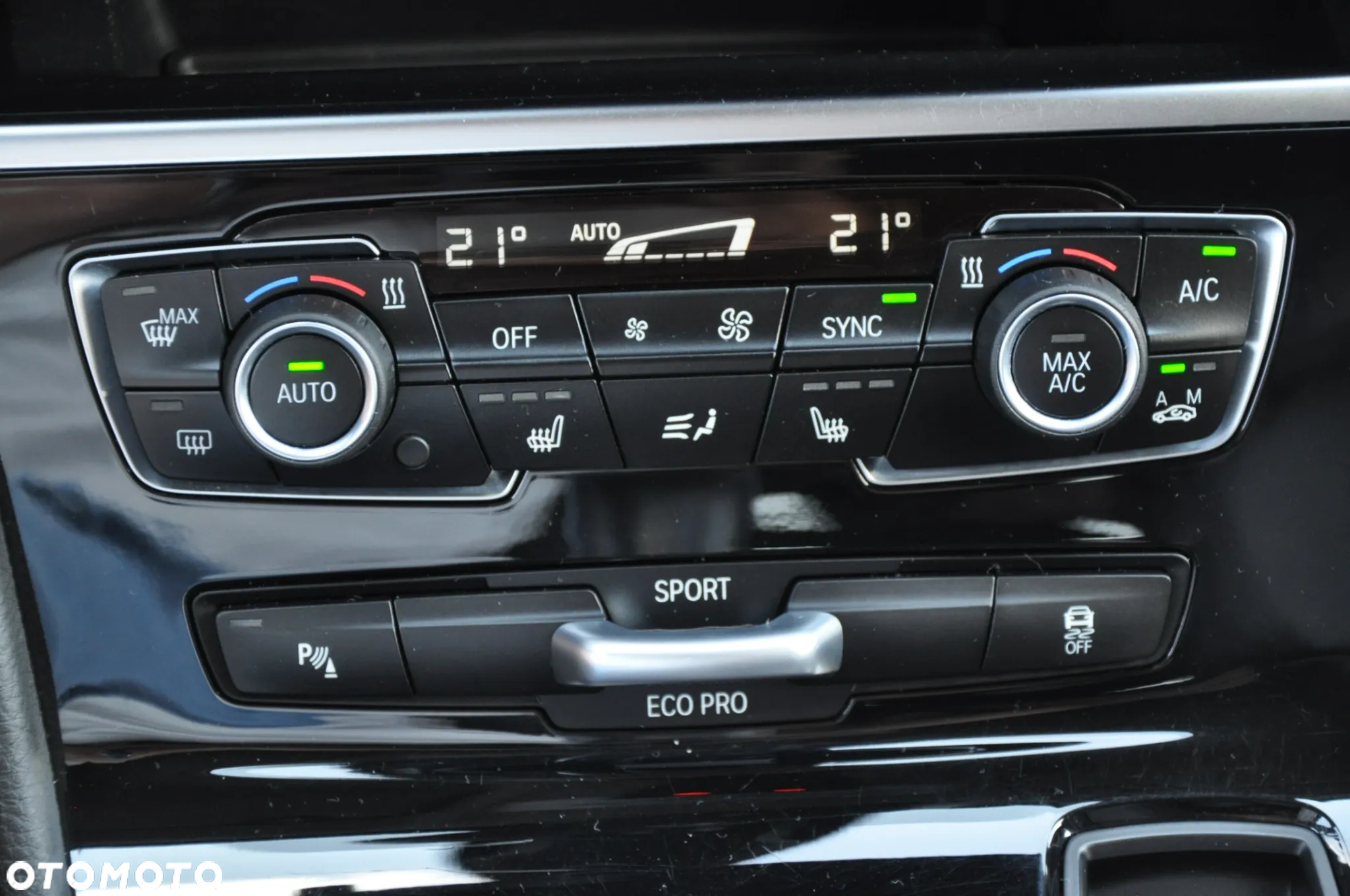 BMW Seria 2 216d Luxury Line - 37