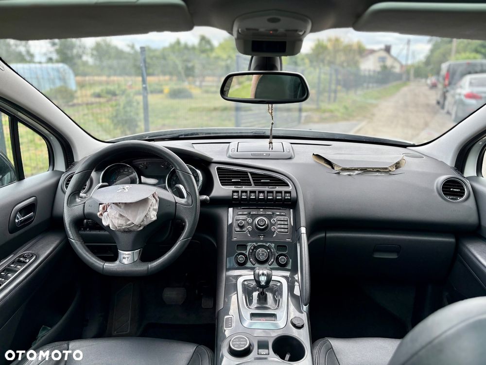 Peugeot 3008 Hybrid4 - 17