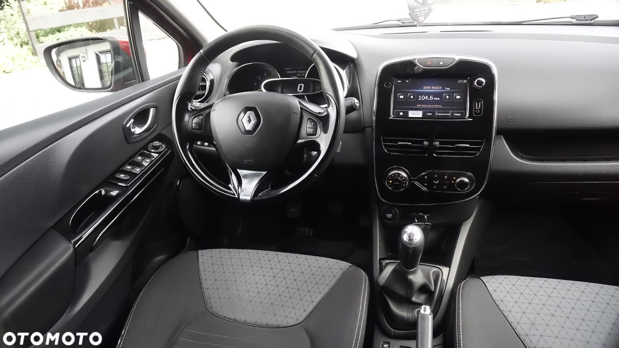 Renault Clio - 30