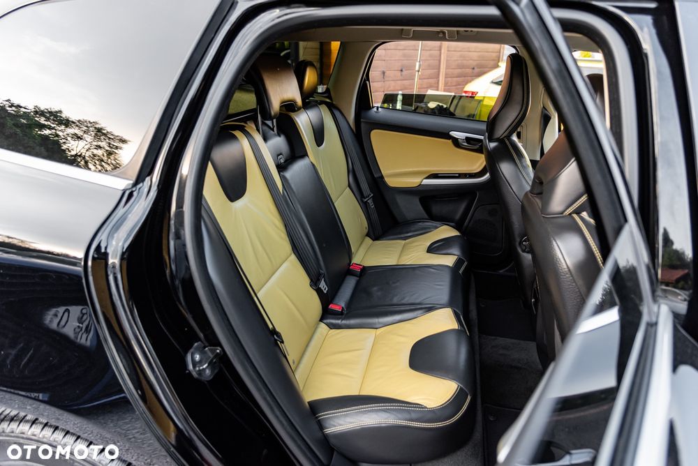 Volvo XC 60 D5 AWD - 23