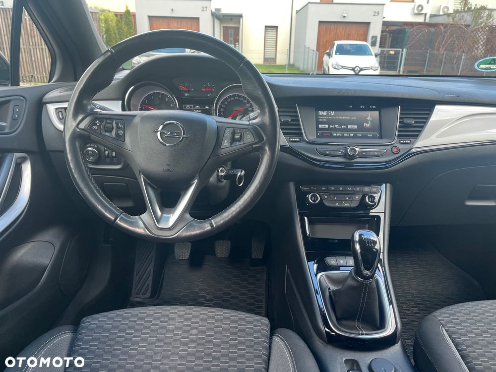 Opel Astra 1.2 T Elegance S&S - 9