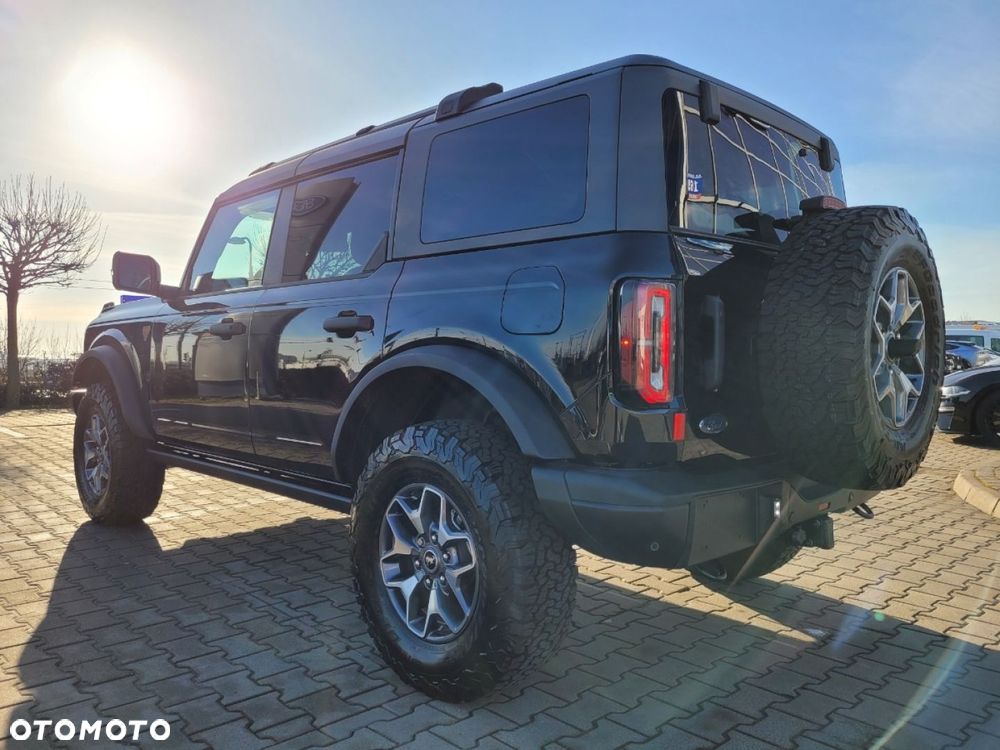 Ford Bronco - 9