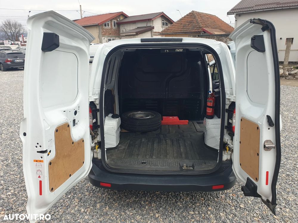 Ford Tourneo Courier - 8