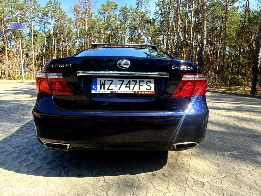 Lexus LS - 4