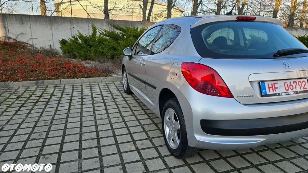Peugeot 207 - 33