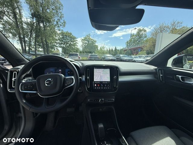 Volvo XC 40 B3 Plus Dark - 4