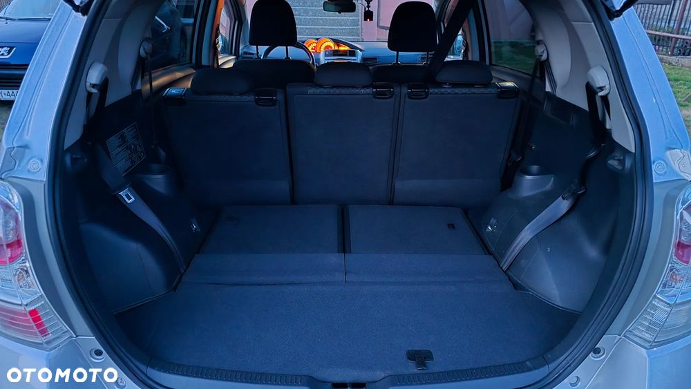 Toyota Verso 1.8 Sol 7os - 20