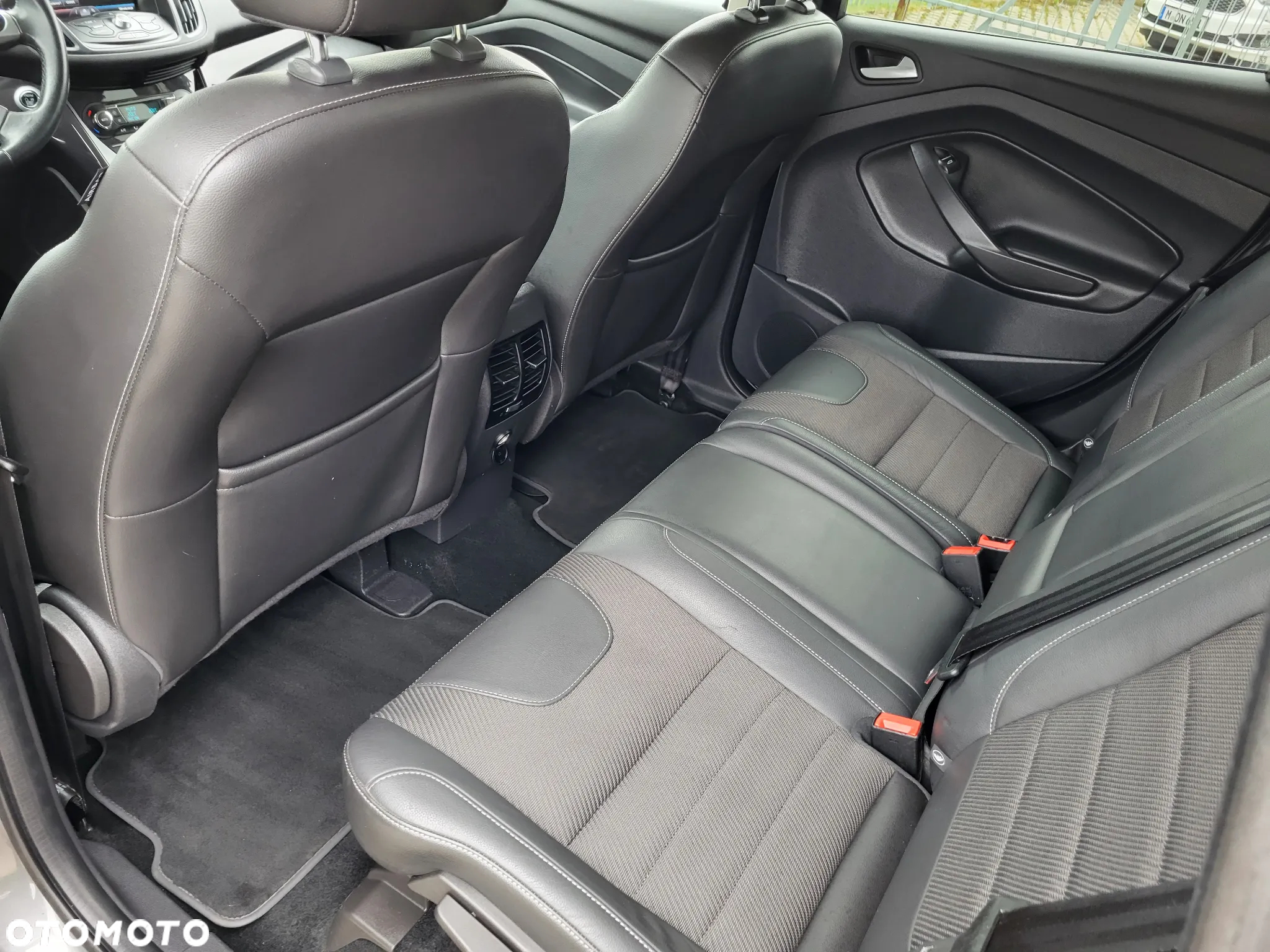 Ford Kuga 1.5 EcoBoost 2x4 Titanium - 18