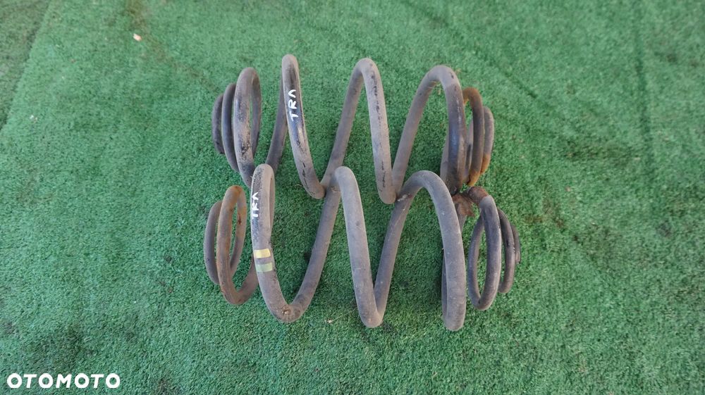 Renault Trafic II Opel Vivaro Nissan Primastar 2.0 DCI sprezyna tylna