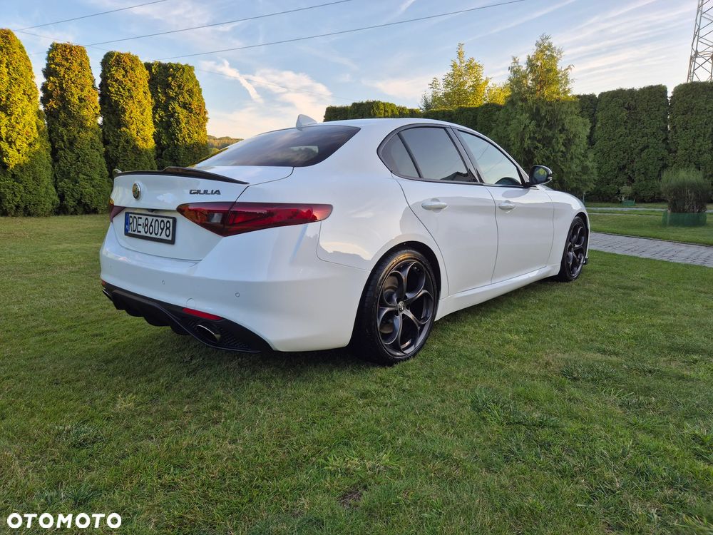 Alfa Romeo Giulia - 5