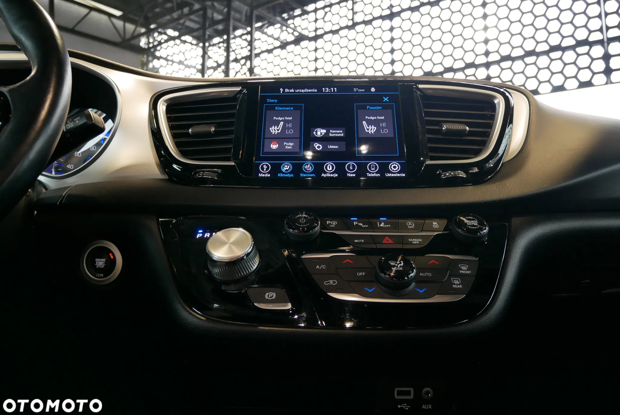 Chrysler Pacifica - 25