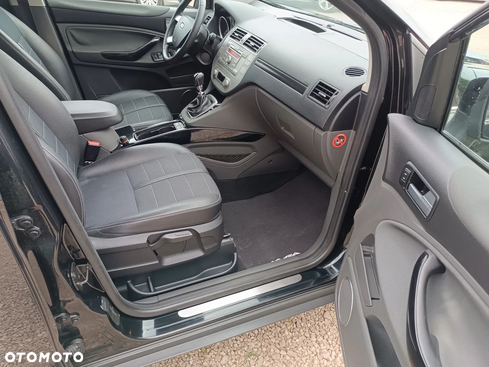 Ford Kuga 2.0 TDCi 4x4 Titanium - 26