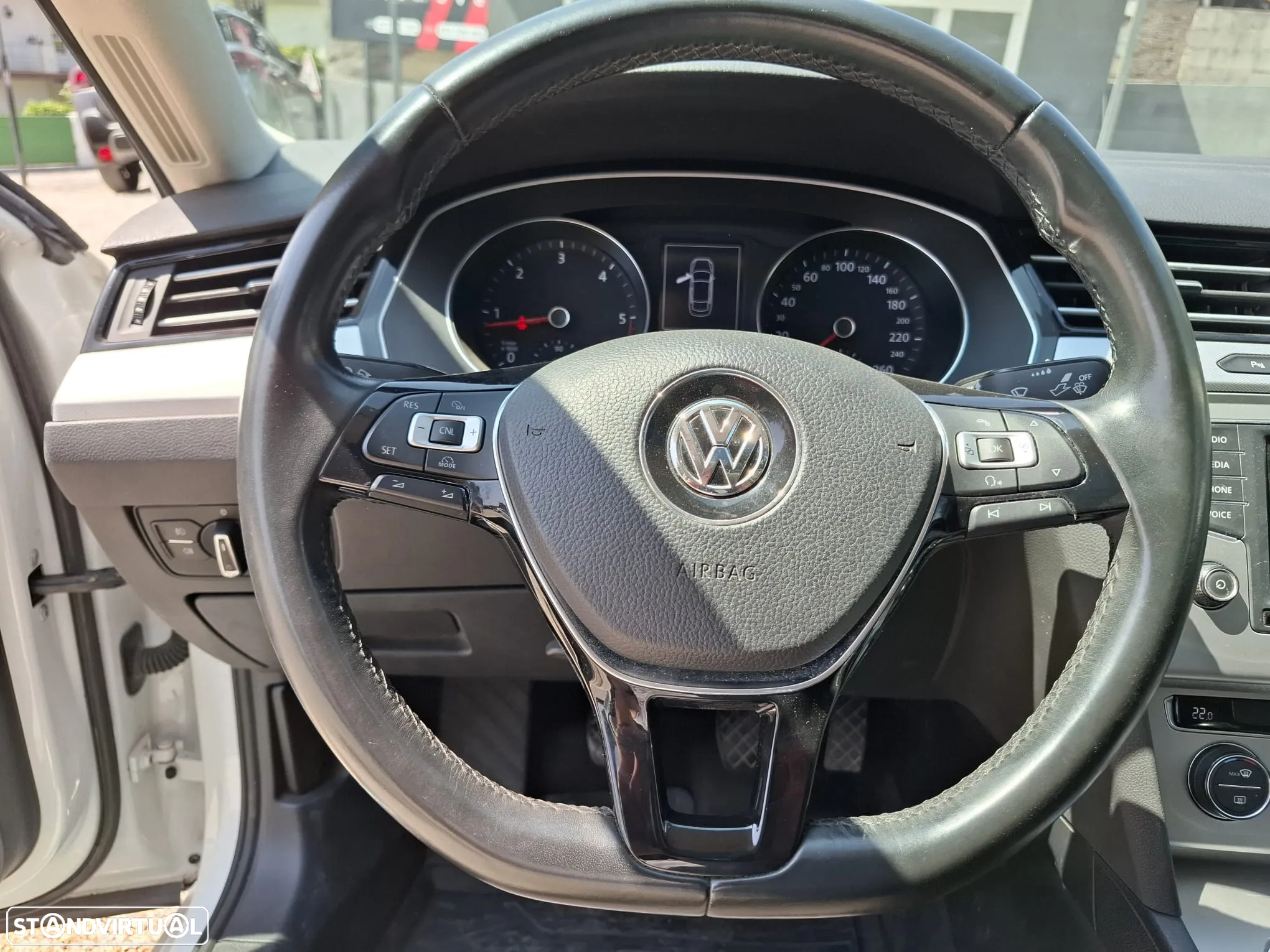 VW Passat 1.6 TDI Trendline - 26