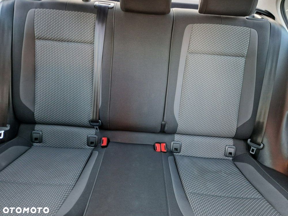 Volkswagen Passat - 28