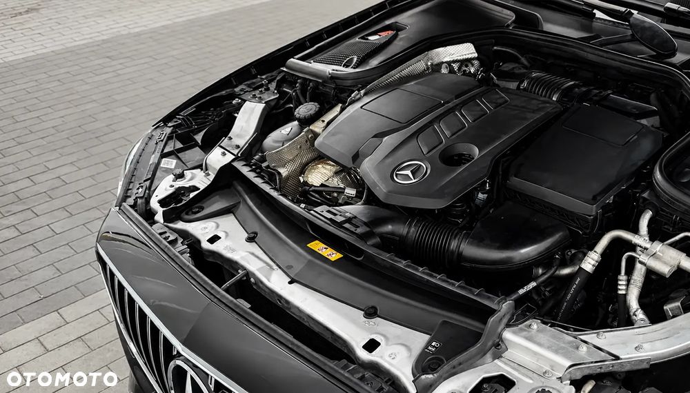 Mercedes-Benz Klasa E - 9
