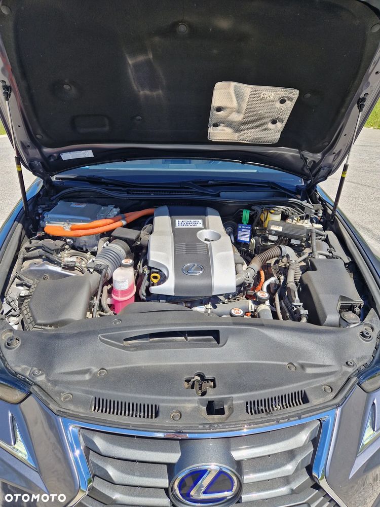 Lexus IS 300h Business Edition - 10