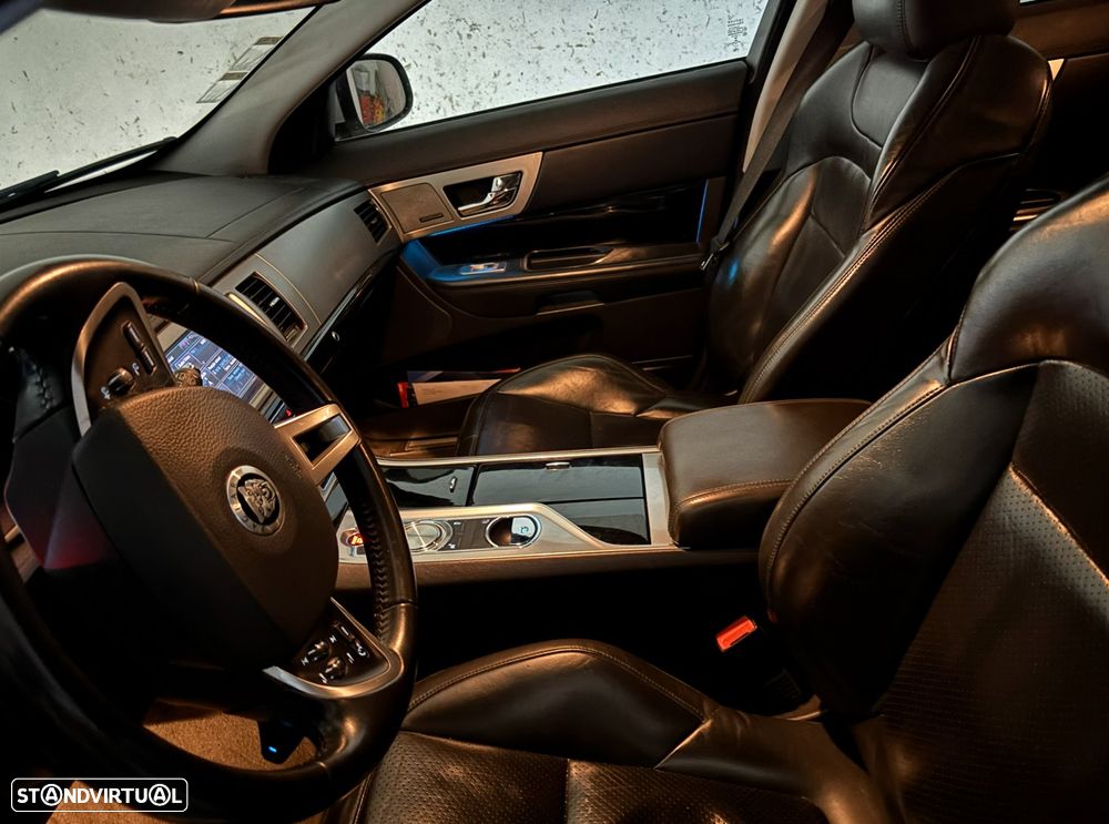 Jaguar XF Sportbrake 2.2 D Premium Luxury - 3