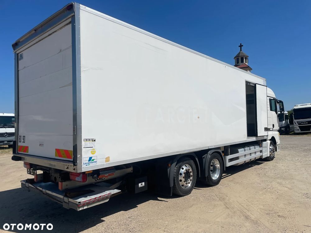 MAN TGX 26.420 CHŁODNIA CARRIER 8,80m RETARDER OŚ PODNOSZONA - 5