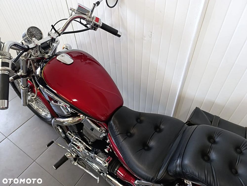 Suzuki Intruder - 11