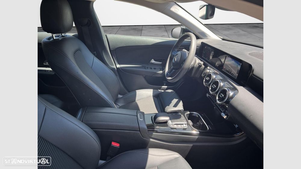 Mercedes-Benz CLA 250 e Shooting Brake Style Plus - 13