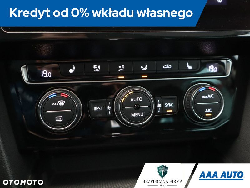 Volkswagen Passat - 13