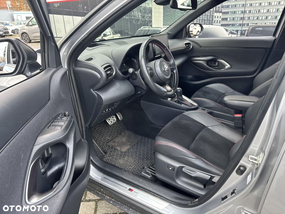 Toyota Yaris Cross Hybrid 1.5 GR Sport - 24