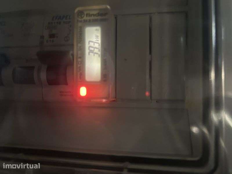 Alugo lugar de garagem aveinida EUA a 2 minutos do metro roma - Grande imagem: 5/6