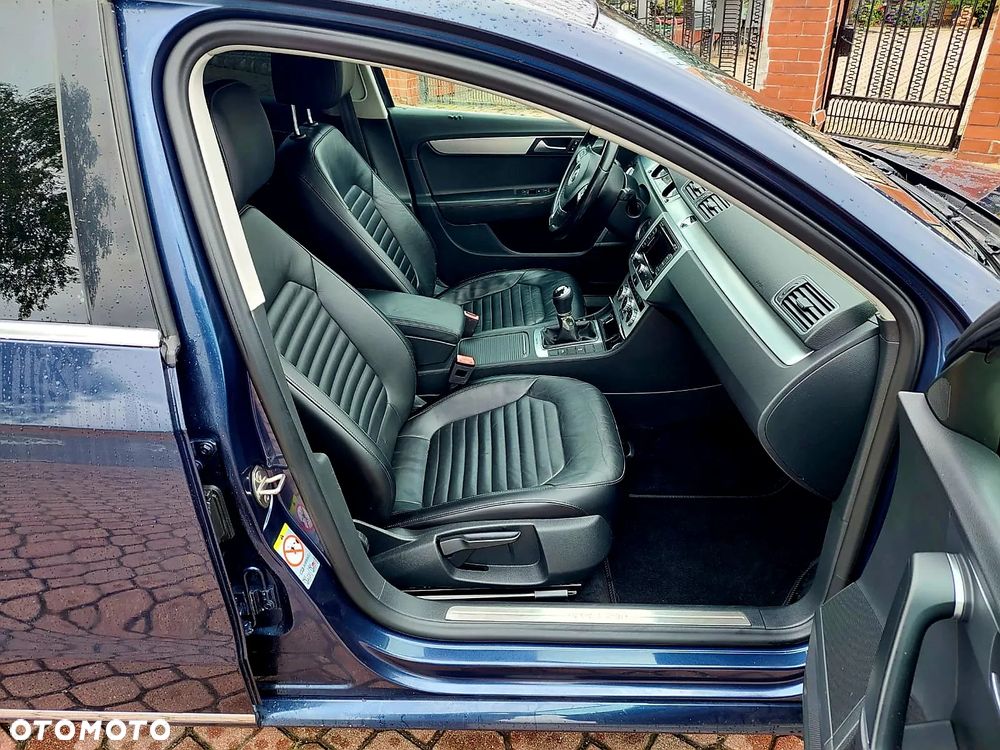 Volkswagen Passat Variant 2.0 TDI 4Motion BlueMotion Technol Highline - 16
