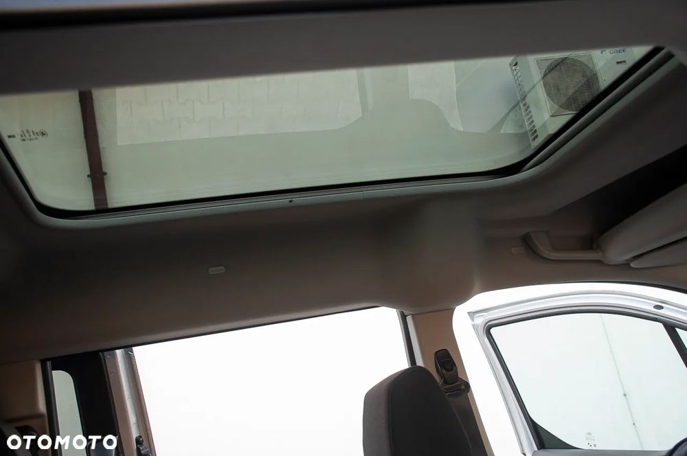 Ford Tourneo Connect 1.5 TDCi Start-Stop Titanium - 18