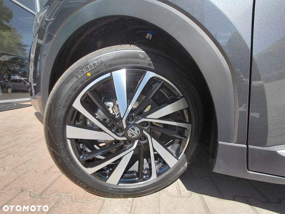 MG ZS - 6