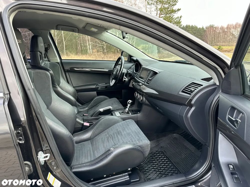 Mitsubishi Lancer Evolution - 21