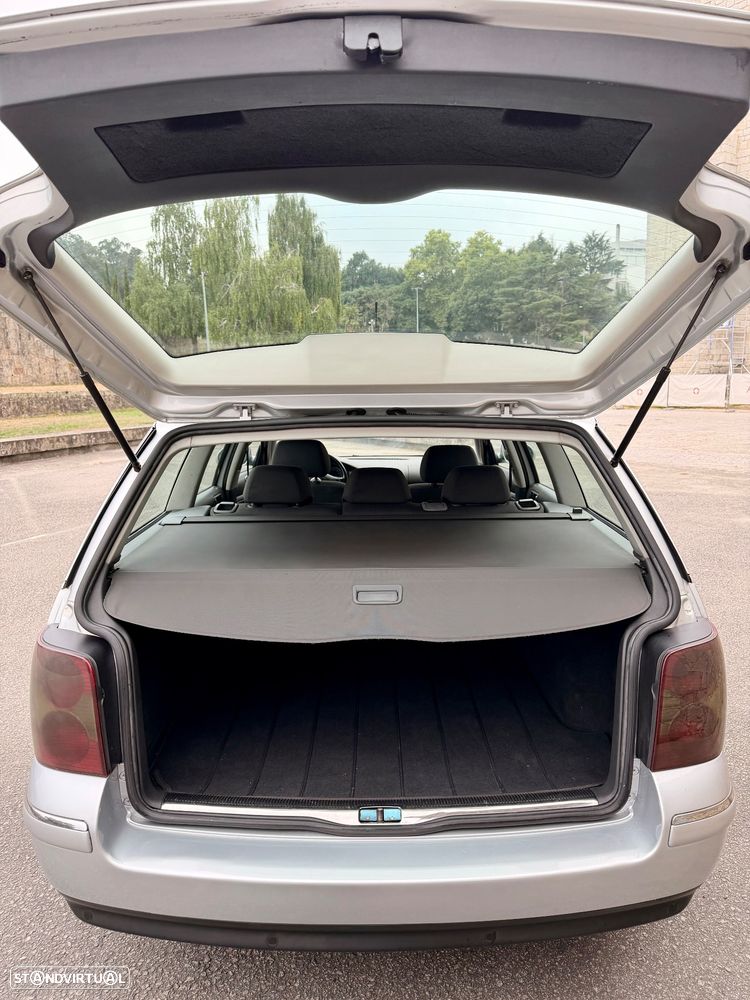 VW Passat Variant 1.9 TDi Trendline - 16